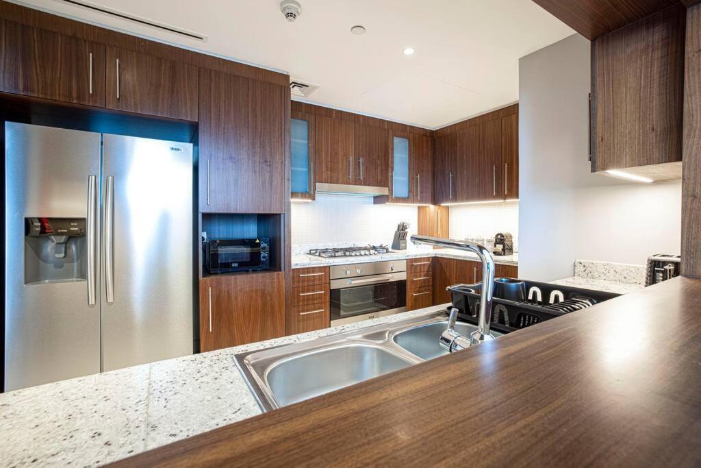 Ferienwohnung Magnificent Brand New Lux 3Br Burj & Fountain View Dubai Exterior foto
